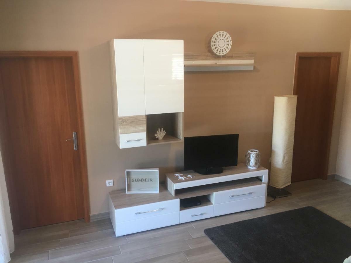 Apartman Mima Lejlighed Porat  Eksteriør billede